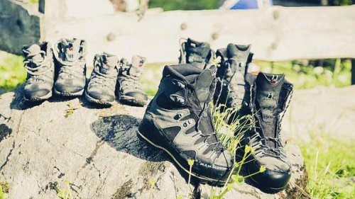 Advise on choosing the right shoes for the Camino de Santiago