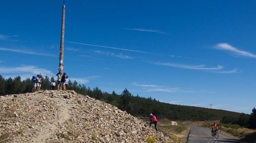 Iconic Camino monuments: The Iron Cross