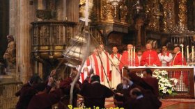 The pilgrim mass and the Botafumeiro